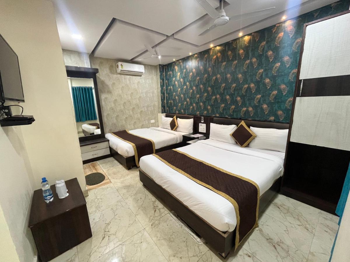 Hotel Raj Vilas Udaipur Exteriör bild