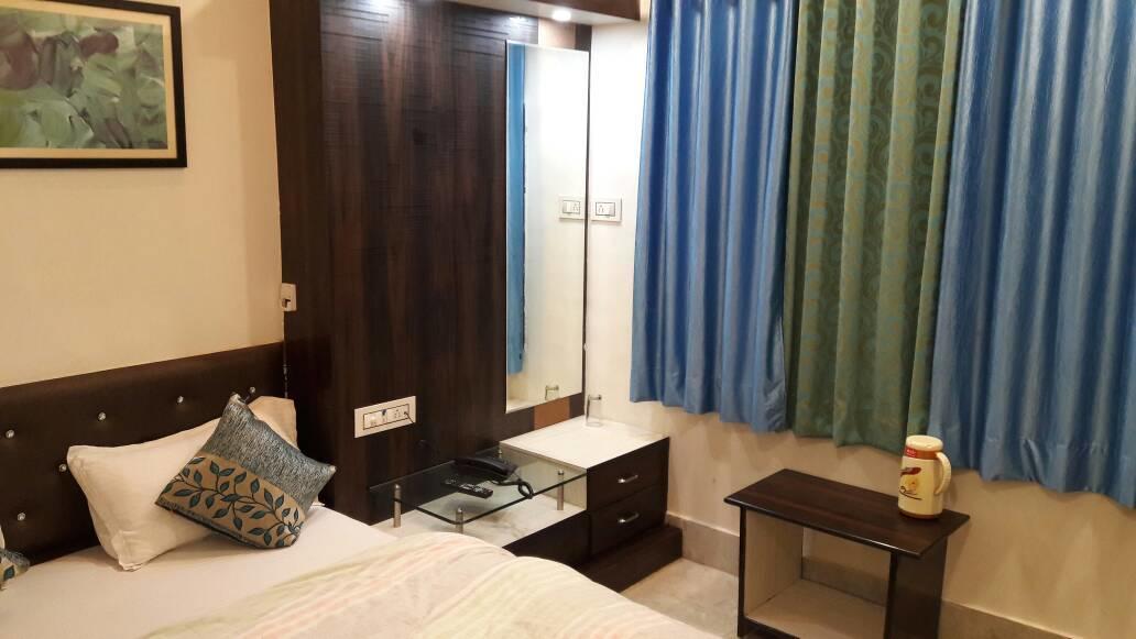 Hotel Raj Vilas Udaipur Exteriör bild
