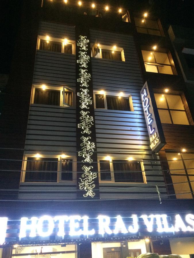 Hotel Raj Vilas Udaipur Exteriör bild